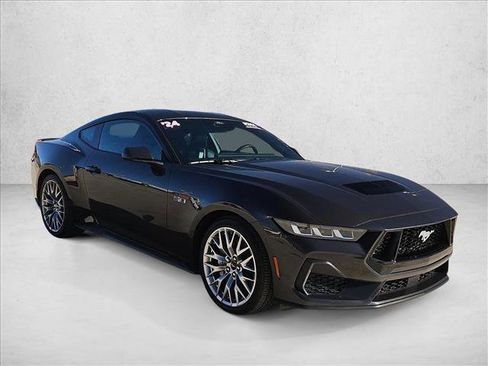 Used 2024 Ford Mustang GT Premium image 3