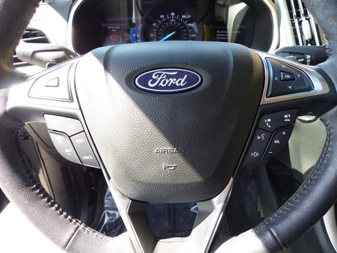 Used 2018 Ford Edge SEL w/ Equipment Group 201A FWD image 19