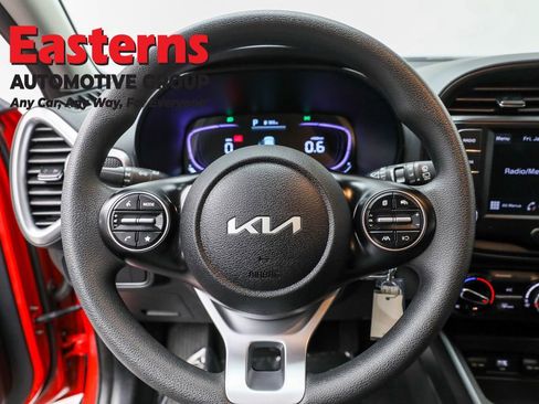 Used 2025 Kia Soul LX w/ LX Technology Package image 10