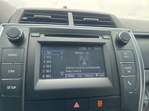 Used 2017 Toyota Camry SE FWD image 39