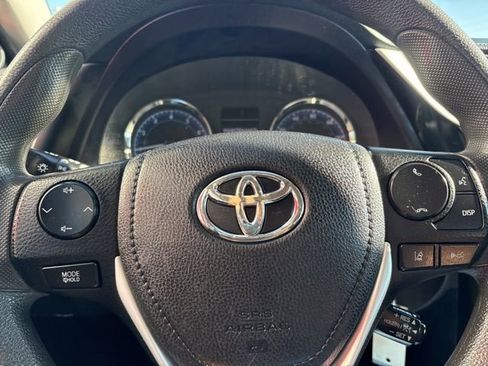 Used 2019 Toyota Corolla L image 15