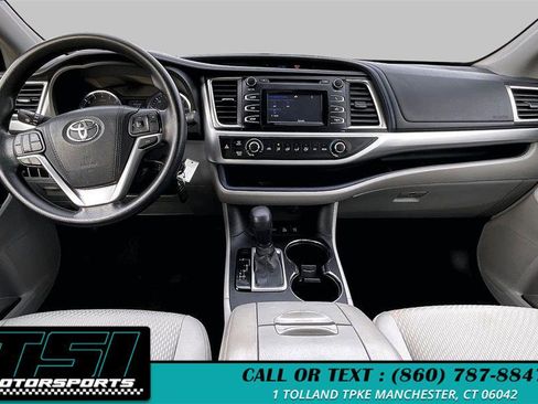 Used 2016 Toyota Highlander LE AWD/4WD image 15