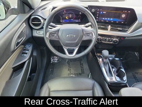 Used 2025 Chevrolet Trax ACTIV w/ Driver Confidence Package FWD image 11