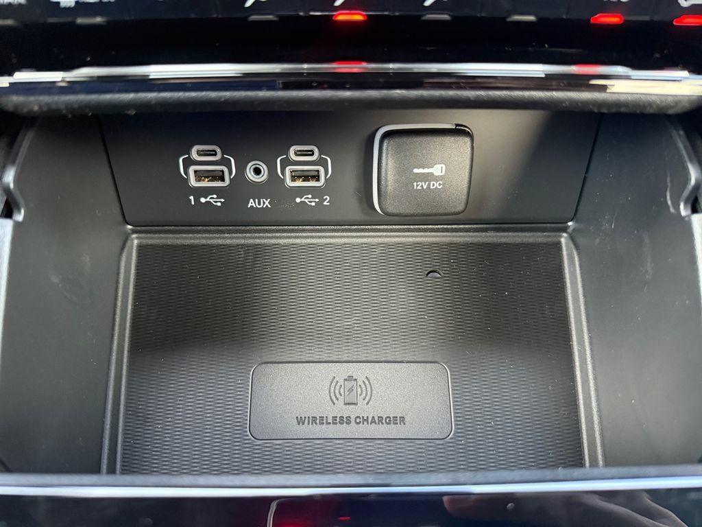 New 2025 Jeep Grand Cherokee Limited w/ Luxury Tech Group II RWD image 22