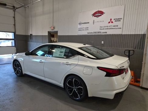 New 2026 Nissan Altima 2.5 SR FWD image 5