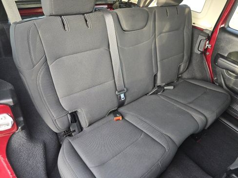 Used 2021 Jeep Wrangler Unlimited Sport image 19