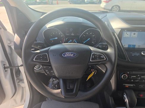 Used 2018 Ford Escape SE w/ SE Sync 3 Package AWD/4WD image 41