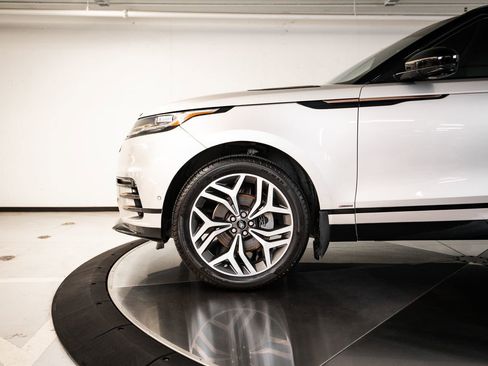 Used 2019 Land Rover Range Rover Velar R-Dynamic SE AWD/4WD image 11