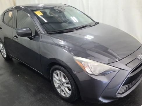 Used 2018 Toyota Yaris iA FWD image 5