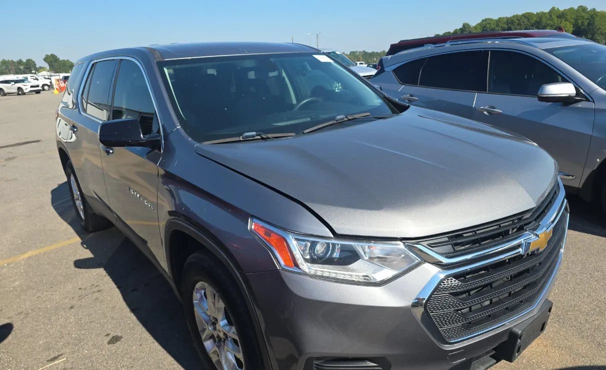 Used 2019 Chevrolet Traverse LS FWD image 2