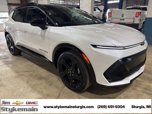 New 2025 Chevrolet Equinox EV RS w/ Convenience Package II image 8