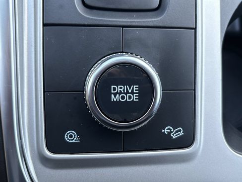Certified 2022 Ford Explorer XLT w/ Equipment Group 202A AWD/4WD image 10