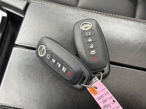 Used 2023 Nissan Rogue SV w/ SV Premium Package image 29