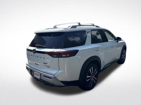 Used 2024 Nissan Pathfinder Platinum w/ Cargo Package AWD/4WD image 7