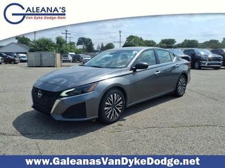 Used 2024 Nissan Altima 2.5 SV FWD video 1