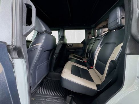 Used 2024 Ford Bronco Wildtrak image 40
