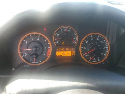 Used 2012 Nissan Titan SV AWD/4WD image 13