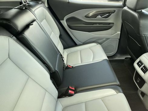 Used 2024 GMC Terrain SLT w/ Infotainment Package II AWD/4WD image 11