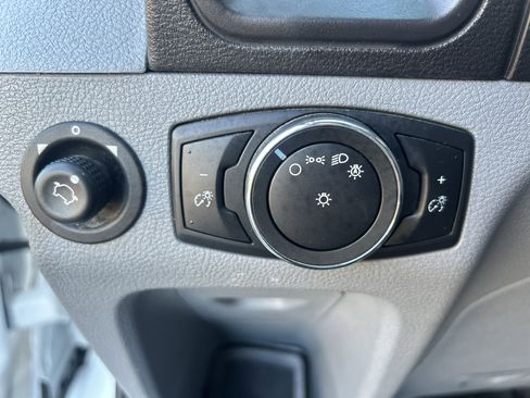 Used 2019 Ford Transit 150 XLT image 15