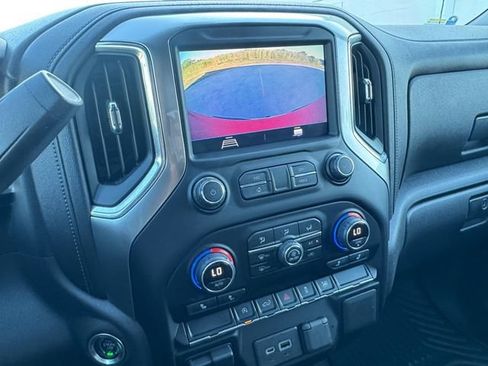Used 2021 Chevrolet Silverado 1500 LT AWD/4WD image 9