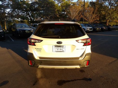 Used 2020 Subaru Outback Limited w/ Popular Package #2 image 11