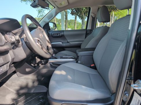 Certified 2023 Toyota Tacoma SR5 w/ Technology Package image 16