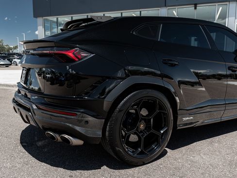 Used 2023 Lamborghini Urus Performante AWD/4WD image 13