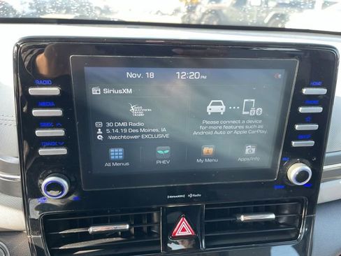 Used 2020 Hyundai Ioniq SE FWD image 16