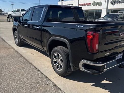 Used 2025 GMC Sierra 1500 SLT AWD/4WD image 11