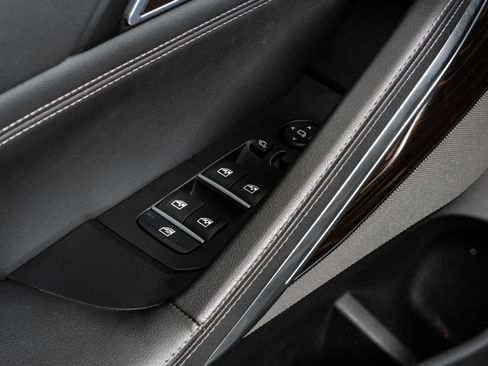 Used 2025 BMW X6 xDrive40i w/ Climate Comfort Package image 47