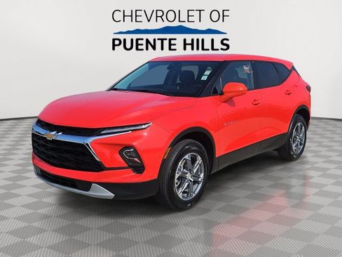 Used 2025 Chevrolet Blazer LT FWD image 1