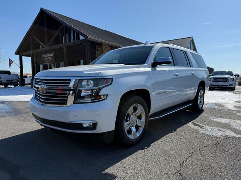 Used 2019 Chevrolet Suburban Premier image 2