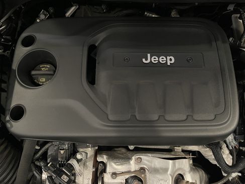 Used 2022 Jeep Cherokee Limited w/ Elite Package AWD/4WD image 26