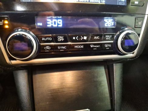 Used 2018 Subaru Outback 2.5i Limited image 25