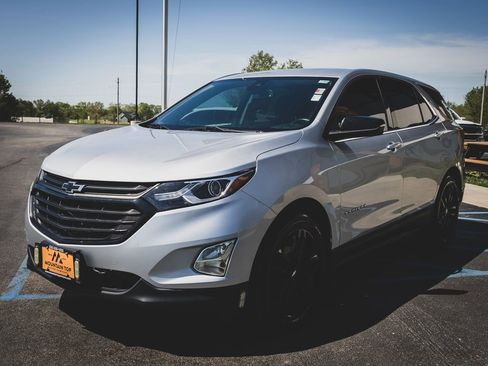 Used 2020 Chevrolet Equinox LT w/ Sport Edition image 6