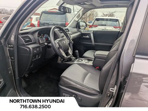 Used 2015 Toyota 4Runner SR5 Premium image 5