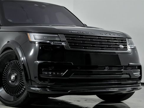 Used 2023 Land Rover Range Rover SE AWD/4WD image 3