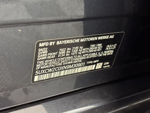 Used 2022 BMW X7 xDrive40i w/ M Sport Package AWD/4WD image 25