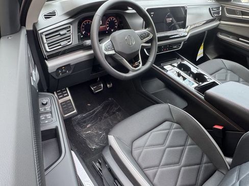 New 2026 Volkswagen Atlas Peak Edition image 15