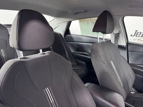 Used 2024 Hyundai Elantra SEL image 32