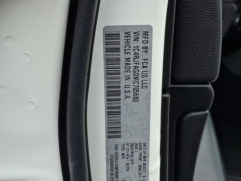 Used 2021 Jeep Grand Cherokee Laredo X image 27