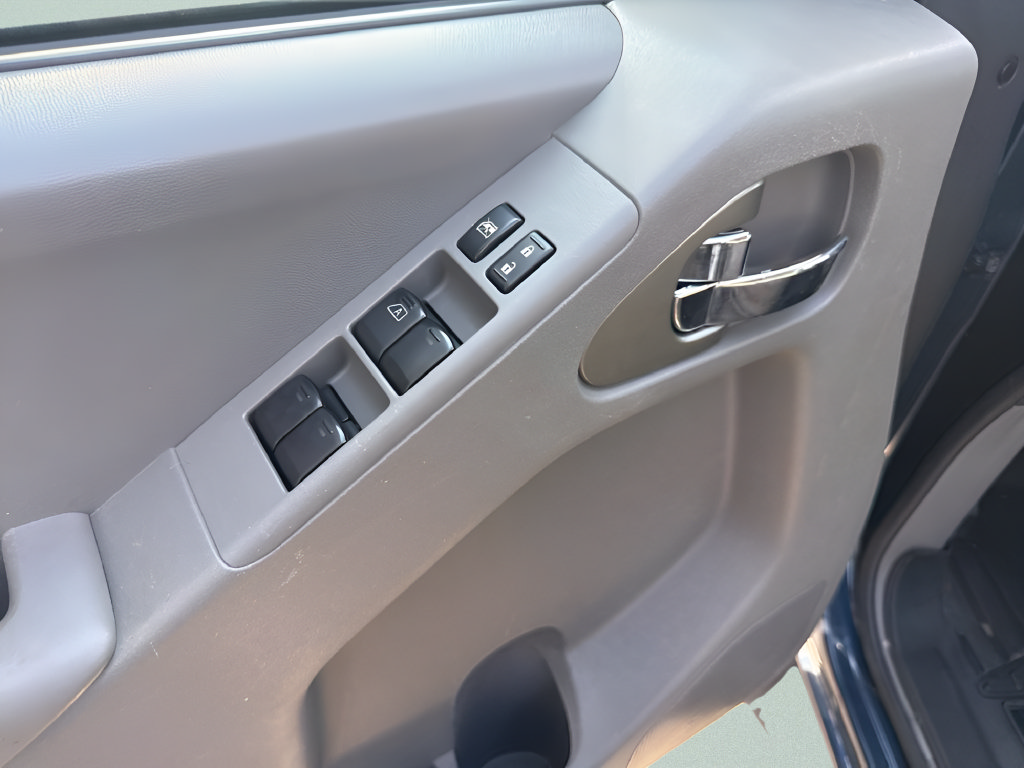 Used 2020 Nissan Frontier SV AWD/4WD image 11