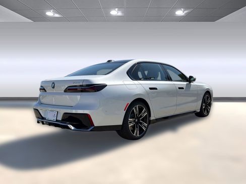 New 2026 BMW 740i image 9
