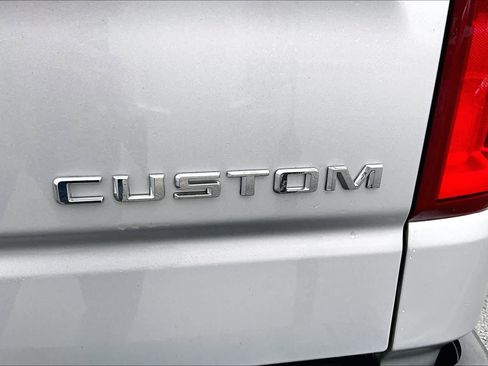 Used 2021 Chevrolet Silverado 1500 Custom image 9
