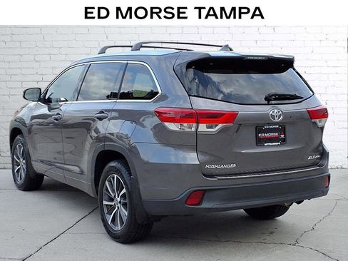 Used 2018 Toyota Highlander XLE image 3