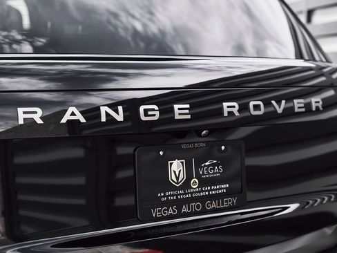 Used 2025 Land Rover Range Rover Long Wheelbase SE image 10