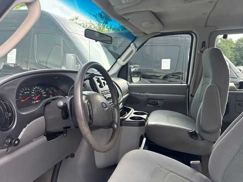 Used 2008 Ford E-350 and Econoline 350 XLT RWD image 2