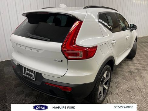 Used 2023 Volvo XC40 B5 Plus w/ Driver Assist Package AWD/4WD image 12