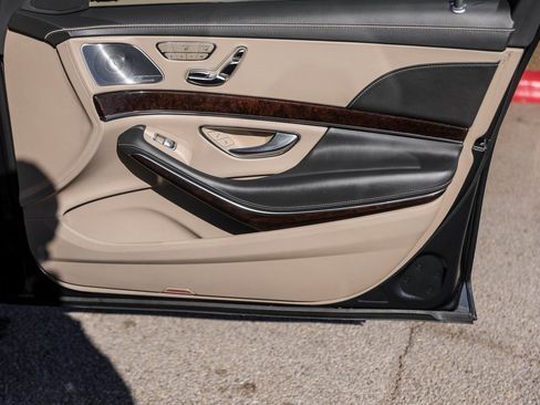 Used 2018 Mercedes-Benz S 560 4MATIC Sedan image 33