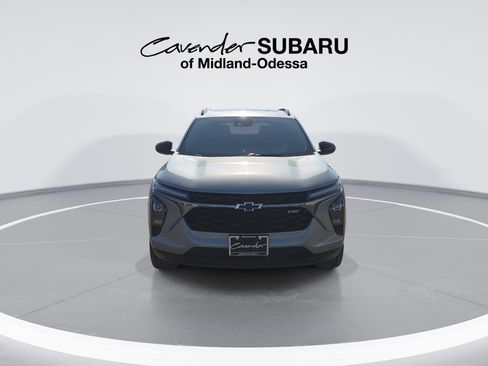 Used 2024 Chevrolet Trax RS w/ Sunroof Package FWD image 3